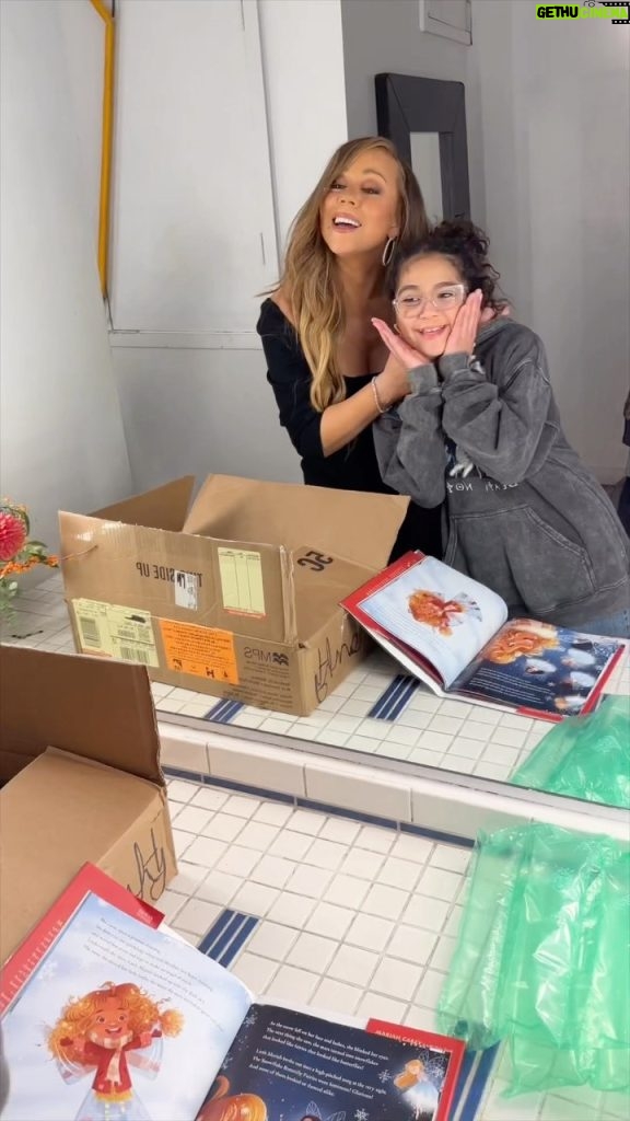 Mariah Carey Instagram - Unboxing “The Christmas Princess” books for the first time with my beautiful princess Roe Roe! 💕💕 I hope you enjoy reading it with your loved ones this holiday season 🎄👸📖