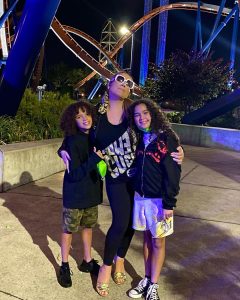 Mariah Carey Instagram - Had the best time at @cedarpoint! Never again with the heels though! 😂 Cedar Point Amusement Park