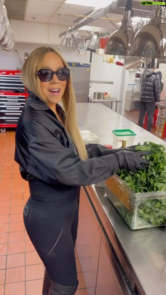 Mariah Carey Instagram - The Making of Anointed Greens! #thanksgiving