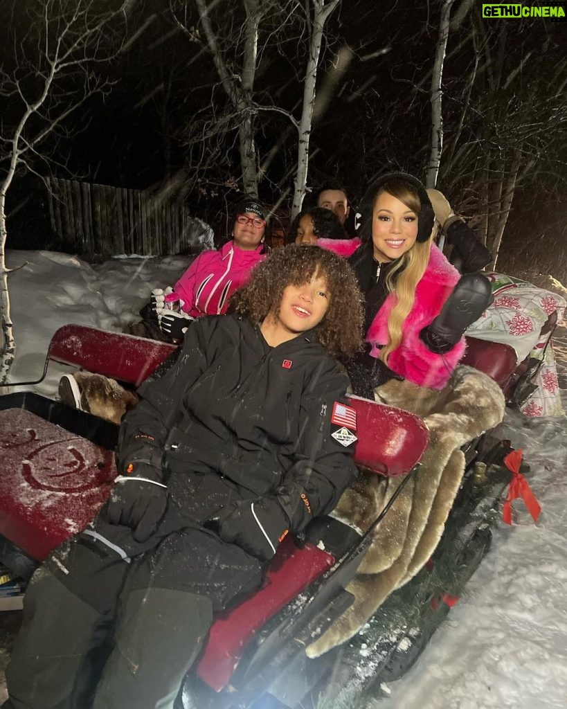 Mariah Carey Instagram - ❄️❄️🎵Come on, it’s lovely weather for a sleigh ride together with you🎵❄️❄️