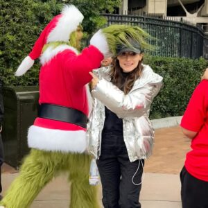 Marimar Vega Instagram - Corazón contento ❤️ de que estémos todos juntos y en LA,empezamos las vacaciones en familia en @unistudios 
Gracias @raul_bllamas por hacerlo posible disfrutamos muchísimo