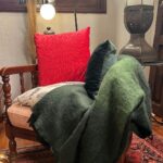 Marimar Vega Instagram - No saben la alegría que me da esto. Hace un año exactamente le llame a @efrenmartinezo para proponerle que hiciéramos un podcasts juntos, no tenían idea de cómo lo ibamos hacer pero el me dijo “de una” y a los dos meses estábamos grabando nuestro primer episodio del rincón de los errores . No tengo palabras para agradecer a todos los que han hecho esto posible, primero a ti @jero_rod por creer en mi,por impulsarme y por crear este espacio tan acogedor para los invitados y para el público y por todoooo lo que haces para el rincón , a todo nuestro equipo de colombia Ale, Teo y Luis que editan , crean todo el contenido y han hecho un trabajo expecional , María por hacer todo el diseño gráfico del rincón,Zama por crear el set , Andrea y mi papá que aunque no está físicamente nos está ayudando prestando su casa como set , a todos nuestros invitados por su vulnerabilidad y confianza pero sobretodo a los primeros que se aventaron sin saber nada y que solamente confiaron en MI o lo hicieron por amor a mi. Ana , Carlitos , Luis Chávez “Cucú” Irving ,Andrés ,Julia ,Castro Erick ,Leonardo Guerra “Largo” Al equipo de Pitaya que se sumaron en el camino Y bueno por supuesto a Efrén por ser el mejor socio , amigo , terapeuta y host . Vamos por muchos más !!!!! Muchas gracias por escucharnos sin ustedes nada de esto tendría sentido .