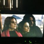 Marimar Vega Instagram - TBT PERO REAAAA! Se supone que 10 años atrás nos hicimos amigos, pero más bien nosotras encontramos un cachito de familia perdido 💕 SITIADOS FUE NUESTRA PRIMERA SERIE y sin saberlo sembró la semilla de todos los sueños que vinieron después! Gracias @nicoacunaf @benjaminvicuna.ok @soyandresparra @carmenglorialopezm por ser los compañeros más espectaculares y generosos🥹🥹🥹 x muchos añossss más