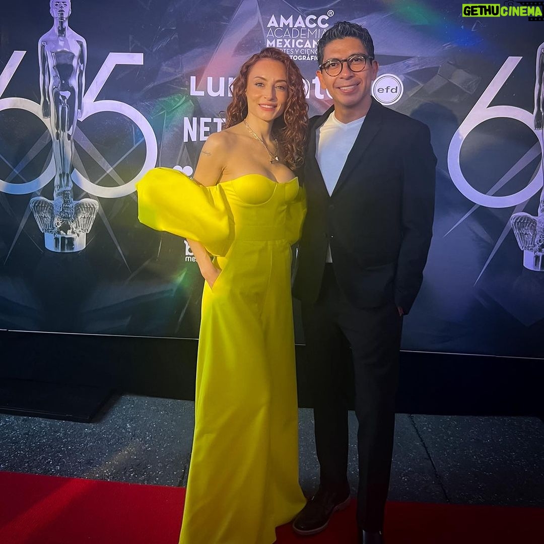 Marimar Vega Instagram - Arieles 2023!!! Qué bonita noche de celebración, de reencontrarme con muchos amigos queridos. Muchas gracias @academiacinemx por la invitación y aplaudo el esfuerzo de hacer esta celebración al cine mexicano posible !!! Gracias @benitosantosoficial sólo tú podrías haber hecho este hermoso 👗 en tan poco tiempo a la distancia y que yo llegara 10 min antes de la alfombra y me quedara perfecto. Hair: @blancadiazoficial Makeup: @robbielikemargot