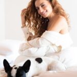 Marimar Vega Instagram - En esta casa amamos los domingos, y aprovechamos para consentir nuestra piel y nuestro pelito 💇‍♀️! Ya los tienes ? Encuéntralos en Amazon Wallmart Soriana Y compárteme si te gustan ❤️