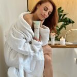 Marimar Vega Instagram - En esta casa amamos los domingos, y aprovechamos para consentir nuestra piel y nuestro pelito 💇‍♀️! Ya los tienes ? Encuéntralos en Amazon Wallmart Soriana Y compárteme si te gustan ❤️