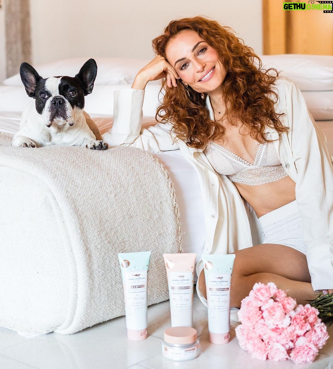 Marimar Vega Instagram - La chata y yo felices porque ya pueden encontrar nuestra línea de @ludwigwiggstein en Amazon!!! Mas libres, menos perfectas , más felices !!!