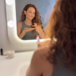 Marimar Vega Instagram - Les comparto un poquito mas de mi rutina de noche con el suero elasticity 3D de @eucerin.mx que me ayuda con las arrugas y las manchitas de la piel