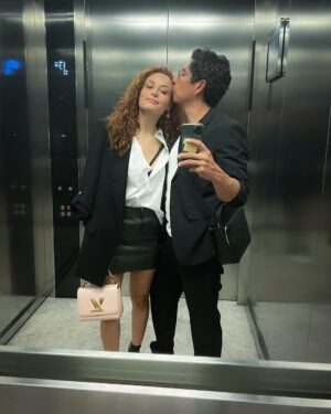 Marimar Vega Instagram - Ayer tuve un date con mi esposo ❤️ 
Y la galletita de la suerte ( ultima foto) me dio un msjito que me vino como anillo al dedo