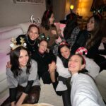 Marimar Vega Instagram - Intentamos tener una foto decente de nuestra hermosa cena navideña de ayer pero creo que no lo logramos 😭… Las amo infinito por siempre y para siempre ♾️