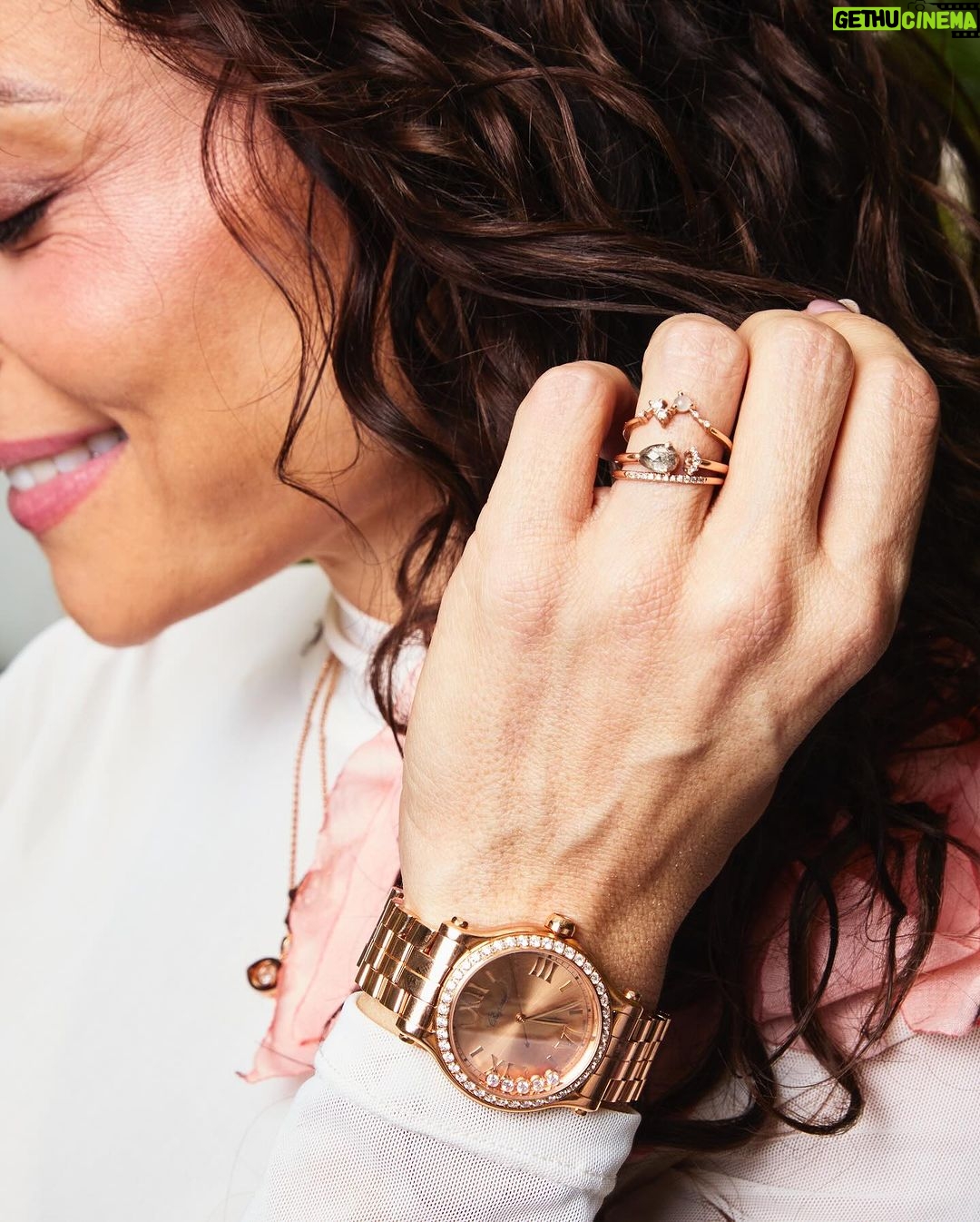 Marimar Vega Instagram - @chopard 🌸 #WhatMakesMeHappy #InternationalDayofHappiness #HappyWithChopard