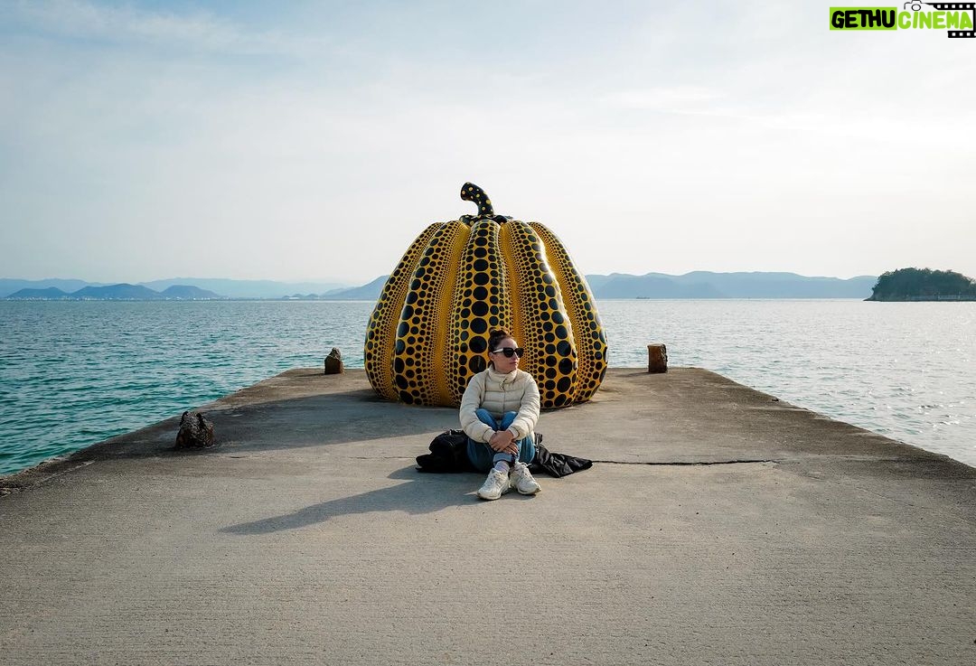Marimar Vega Instagram - El arte de esta isla con el arte de mi esposo tomando fotos ❤️ Naoshima Island, Japan