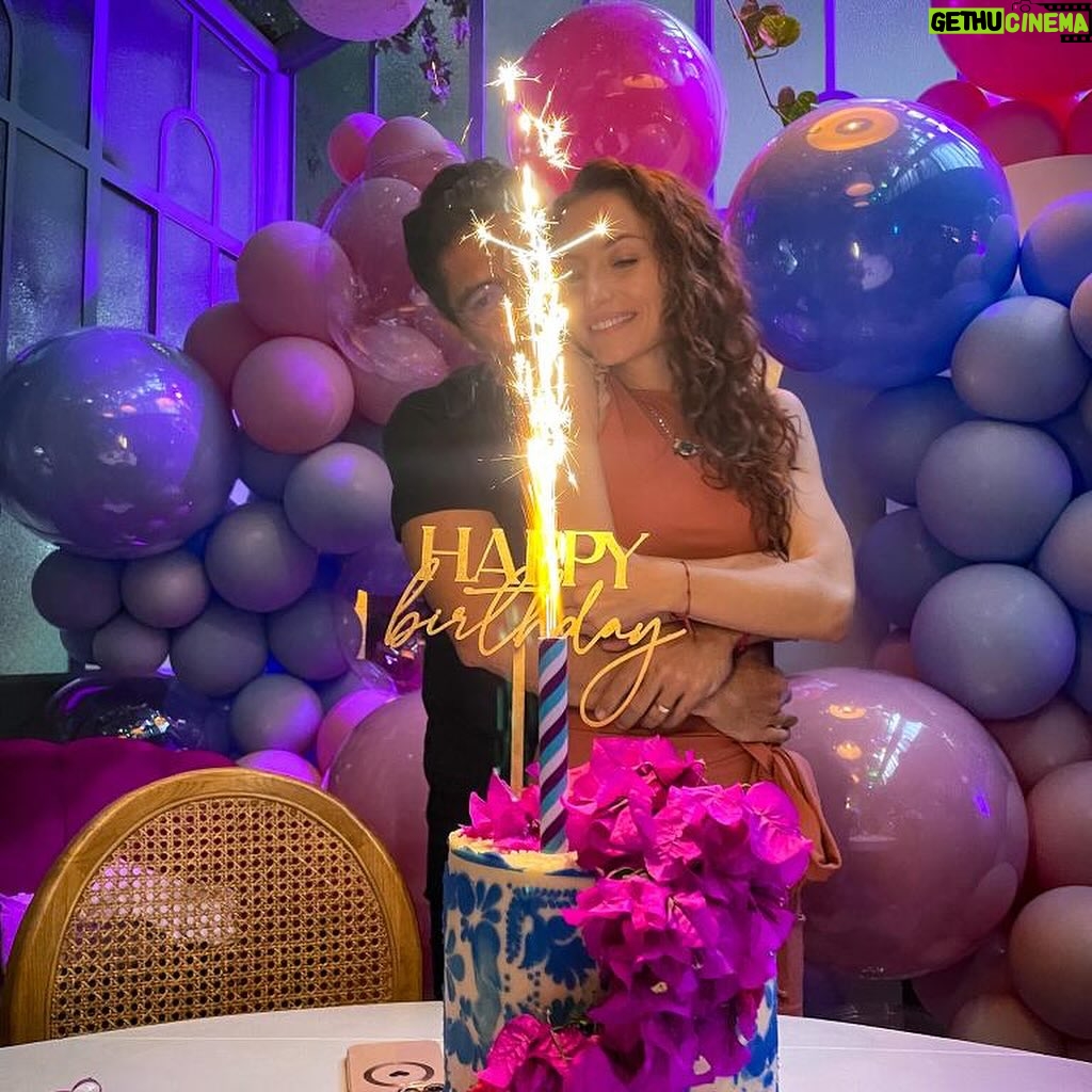 Marimar Vega Instagram - Gracias 2023 nos trataste muy bien!! Se cumplieron muchos sueños, se aprendió de los errores y empezamos este nuevo año con mucha ilusión y agradecimiento ✨✨ Que sea un año hermoso para todos los amo ❤️