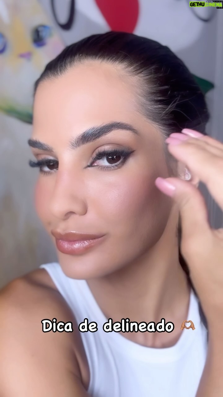 Marina Ferrari Instagram - DICA DE DELINEADO! Manda pra amiga que fala que nΓ£o consegue fazer π
π½ββοΈπ«Άπ½