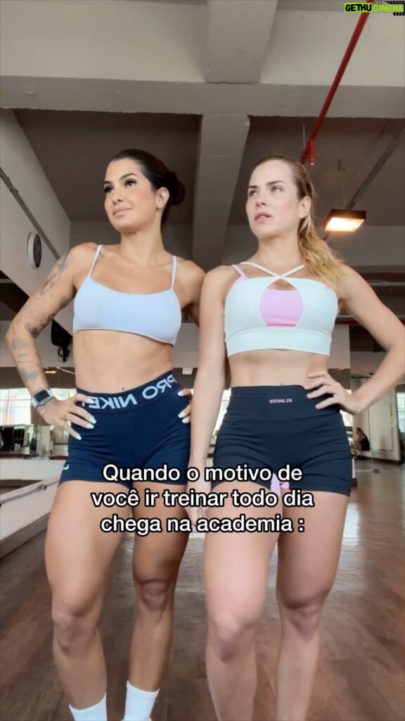Marina Ferrari Instagram - Nem precisa de pré treino 😂😍 #reels #humor #treino #amor #amigas #casal #academia #fit Maceió, Brazil