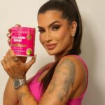 Marina Ferrari Instagram - Descubra a revolução da beleza com o lançamento da Gummy: Collagen Drink! 🌟 Com 2,5g de colágeno Verisol e 100mg de ácido hialurônico haplex plus, essa fórmula inovadora está elevando os padrões de cuidados com a pele. ✨ Seja a melhor versão de você mesma! 💖 #GummyCollagen #publi