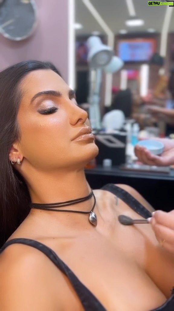 Marina Ferrari Instagram - Me arrumando no meu cantinho amado @espacomarinaferrari Agende seu horário 😻🫶🏽