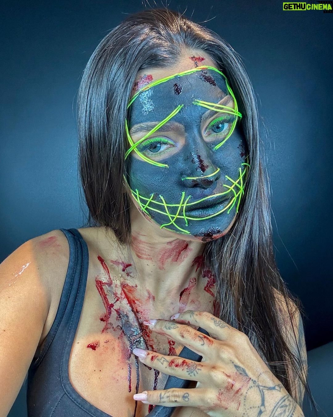 Marina Ferrari Instagram - Deixando fotinhas registradas das inspirações Halloween 2023 até agora! Quais personagens vcs querem para semana final? E qual foi a preferida?👇🏽😍 comenta aqui