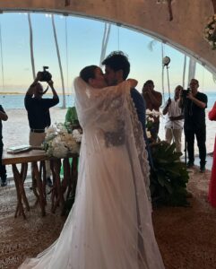 Marina Ferrari Instagram - Mais um sábado especial, casando mais um casal! FELICIDADES 💍🫶🏽 Look @lojataniabastos Produção @espacomarinaferrari Maceió, Brazil