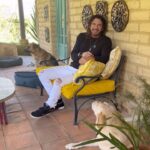 Mario Cimarro Instagram - Hace casi 20 años llegue a estas tierras lleno de ilusion y ganas de estar,contribuir y colaborar .Y en la cuna del realismo mágico que tanta influencia tuvo e mi infancia , Juan Reyes y Pasion de Gavilanes cambio mi vida , y la de muchos de ustedes. Hoy gracias a ustedes y a @telemundo que los escucho estamos de vuelta con el Dream Team. Y si es cierto que como atleta de alto rendimiento me paro a las 4:00 am entreno y me alimento como tal , siempre llego al set 45 minutos y hasta 1 hora antes , por lo que se pueda necesitar ,pero estamos de acuerdo que Pasion de Gavilanes merece cualquier esfuerzo, Juan y ustedes tambien !