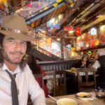 Mario Cimarro Instagram - Yo soy el corazón que esperas La caricia que te deja sin defensas La lluvia que moja tu vida Y se vuelve teorema Y se vuelve tormenta y se vuelve cometa Para tocar las estrellas Andres carne De res calle 82