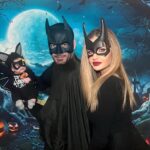 Mario Cimarro Instagram - Celebrando doblemente este Happy Halloween 🎃 👻 y los dos mesesitos de nuestra bebé Briana 🎉🎊 🎂 👼 👻 🦇 🎈🎁 y recordando otros festejos como el dia de Los Muertos o Día de los Santos ! Pásenla a gusto de acuerdo a sus creencias y tradiciones !