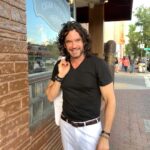 Mario Cimarro Instagram - Un mes de la herencia hispana celebrando nuestras historias ,culturas y contribuciónes, nuestra herencia ,hasta Oct 14. Si eres hispano siéntete orgulloso este mes y todos . Cuba y España desde este rincón , cual es el tuyo ?