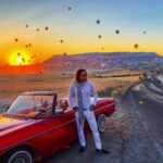 Mario Cimarro Instagram - Mi sed de poesia, tu șed de arte, son raices de la luna, y al fondo nuestro cielo. Cuando se nos acaba la luna del posible, florece este sol de ideales, y asi nunca estará vacío este cielo . Kapadokya