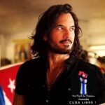 Mario Cimarro Instagram - Cuba debe ser libre. Que ya se acabe la dictadura. Usa el hashtag #SOSCUBA ...y si tienes que ir , si quieres ir , no te quedes en Hoteles, porque estaras ayudando a la elite. ...if you really most go, if you want to go , don’t stay in hotels because you will be supporting the oppressive elite.