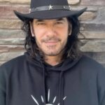 Mario Cimarro Instagram – Juan te invita a que lo sigas en @juanreyesoficial1402 y te deja una felicitación por el Día del Amor y la Amistad …. además …. Spoiler Alert 🚨 Abrió una panadería 🧁 y abrirá una constructora 🚨