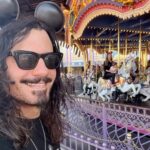 Mario Cimarro Instagram - With you I found all the happiness I never knew could exist. I truly am a knew kind of happy every time my eyes and you blue gaze meet. In the happiest place on earth on this Valentine’s Day I celebrate U 2 loves of my life ! ❤️❤️👶👸❤️❤️✨⭐️