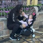 Mario Cimarro Instagram - And the Three Kings brought “The” famous Mouse just for baby Briana ! Porque ser Papá es .. como explicarle a alguien que no sabe nadar lo que se siente en el agua !