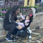 Mario Cimarro Instagram - And the Three Kings brought “The” famous Mouse just for baby Briana ! Porque ser Papá es .. como explicarle a alguien que no sabe nadar lo que se siente en el agua !