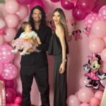 Mario Cimarro Instagram - Es increíble para nosotros pensar que ya haya pasado un año desde que te vimos nacer. Han sido 365 días de sorpresas y maravillosos momentos. Hoy queremos celebrar que eres una bebe sana, curiosa y cariñosa a la que adoramos. ¡La felicidad permanente llegó a esta casa un día como hoy! Aún eres muy pequeña, pero espero que cuando crezcas puedas leer este mensaje, y sentir el amor que tenemos por ti. Eres el orgullo de esta familia Bree ! La oportunidad de verte crecer durante este primer año, ha sido lo más hermoso que me ha pasado en la vida.