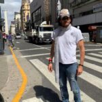 Mario Cimarro Instagram - Que bien sienta caminar temprano en estas campeonas calles .Que bien sienta admirar ese obelisco campeón , que satisfacción este Buenos Aires . Campeona capital del albiceleste campeón mundial ⚽️🏆🥇 Buenos Aires, Cap. Fed. - Argentina