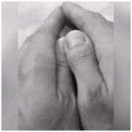 Mario Cimarro Instagram – En tu día vamos a llenar todos los espacios con poesia. 
Que no se quede ni el mas minimo rincon
sin metaforas.
Tu , existencia angelical,
yo, selva de versos
festejándote sin parar y sin medida . Happy First week hija mía!!! Feliz primera semana !!! ✨❤️👼❤️✨🎉🍾 🎁 🎂 🎈