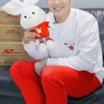 Mario Maurer Instagram - ทุกคนนน วันนี้โอ้มีเรื่องจะมาบอก ตอนนี้ J&T Express มีกิจกรรมให้ร่วมสนุกและลุ้นรับของรางวัลมากมาย รีบไปร่วมสนุกกันนะครับ ที่ Facebook: J&T Express Thailand 😍 #JnTExpressth