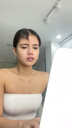 Maris Racal Instagram - i look like a pencil 

pero okay na ako ngayon medyo tumubo na siya