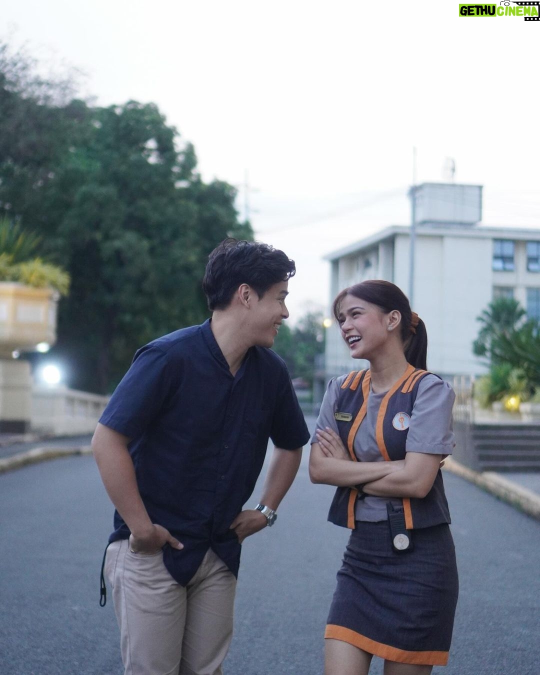 Maris Racal Instagram - Meet Sarah and Andrew ✨ Simula Sa Gitna now streaming on Prime Video! Directed by @tonetjadaone (direk thank you dito! mahal kita walang halong bola 🥺) Thank you @project8projects @animastudiosph and @primevideoph for this big big opportunity 🤍