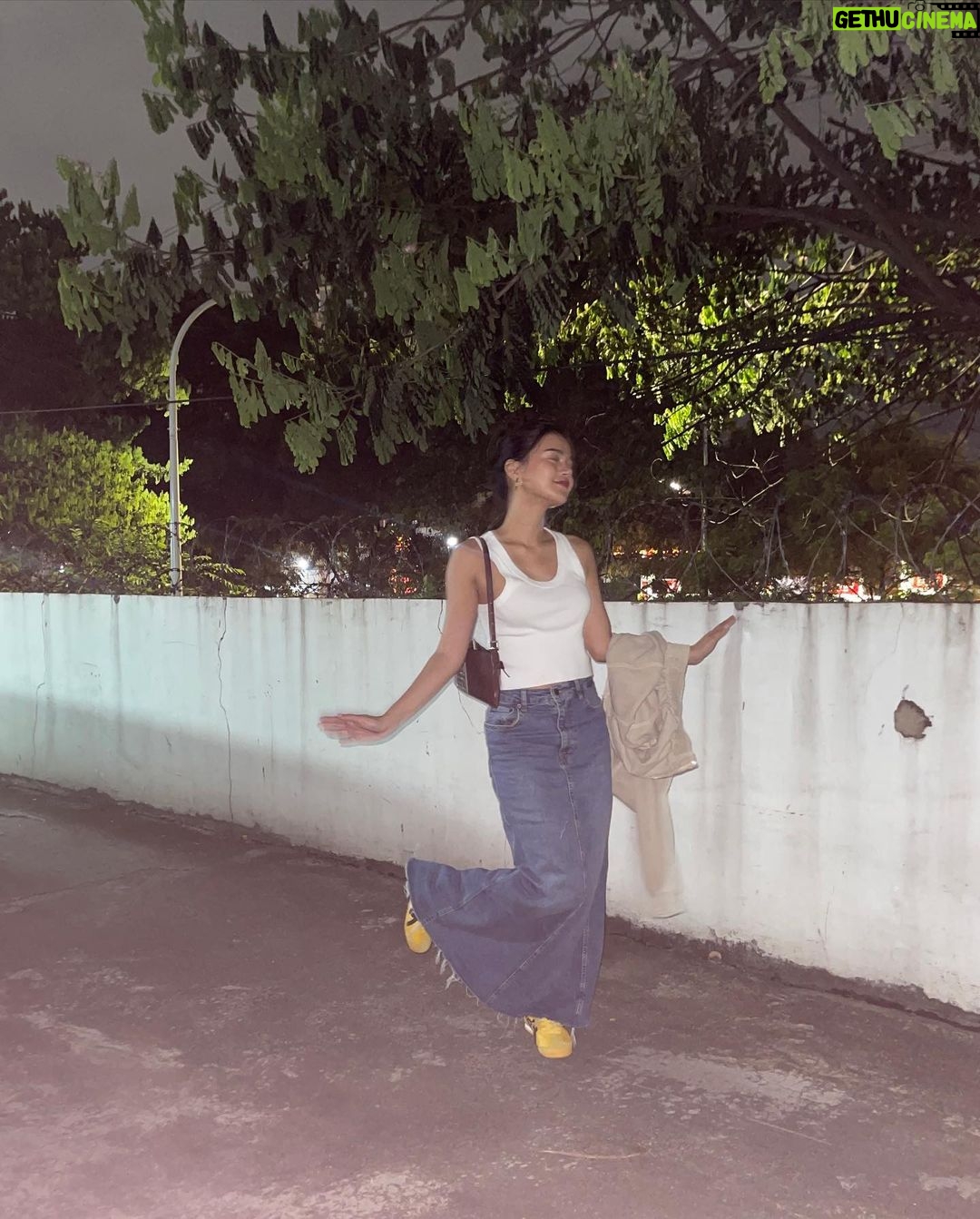 Maris Racal Instagram - finally got this pair of shoes after 32 yrs of waiting π€Έπ»ββοΈπ€Έπ»ββοΈ