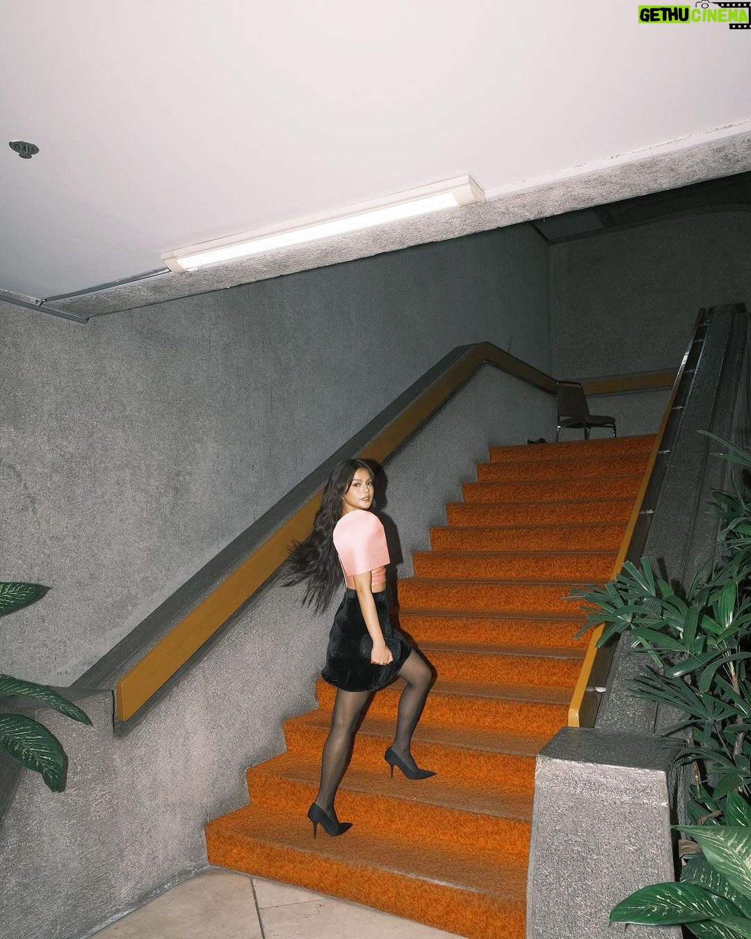 Maris Racal Instagram - Cinemalaya opening night ๐ ๐ธ @meetkeso thank you so much @adrianneconcept and @josephpalmaph for this look and thank you @miss.vince_ loved the barbie filipiniana moment! Thank you @makeupbyjaysalcedo @dalemallari_