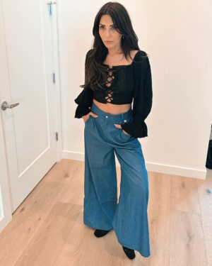 Marisol Nichols Instagram - If I had a uniform it would be jeans and black top. 🖤 #OOTD