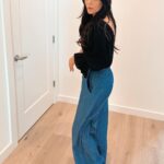 Marisol Nichols Instagram - If I had a uniform it would be jeans and black top. 🖤 #OOTD