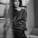 Marisol Nichols Instagram - Raise your hand if you love your job as much as I do. #Photoshoot #btsedits @iamsaraacevedo @kesnyc @beautybycrystal @guiniushair @johnrussophoto
