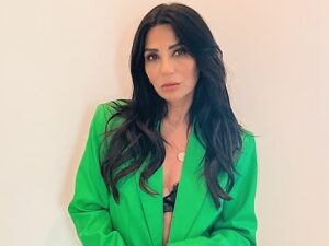 Marisol Nichols Instagram - Is kelly green just color the best color or what? 💚🔥 #SundayStyle