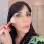 Marisol Nichols Instagram - Valentine’s Day vibes 💕 Trying out The Golden Triangle Pink Collection from @bdelliumtools releasing Monday for Vday 💕💋 #PINKGT #grwm #makeupbrushes