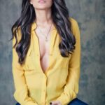Marisol Nichols Instagram - Gimme 💛 #wcw @duffimages for taking my pic all these years
