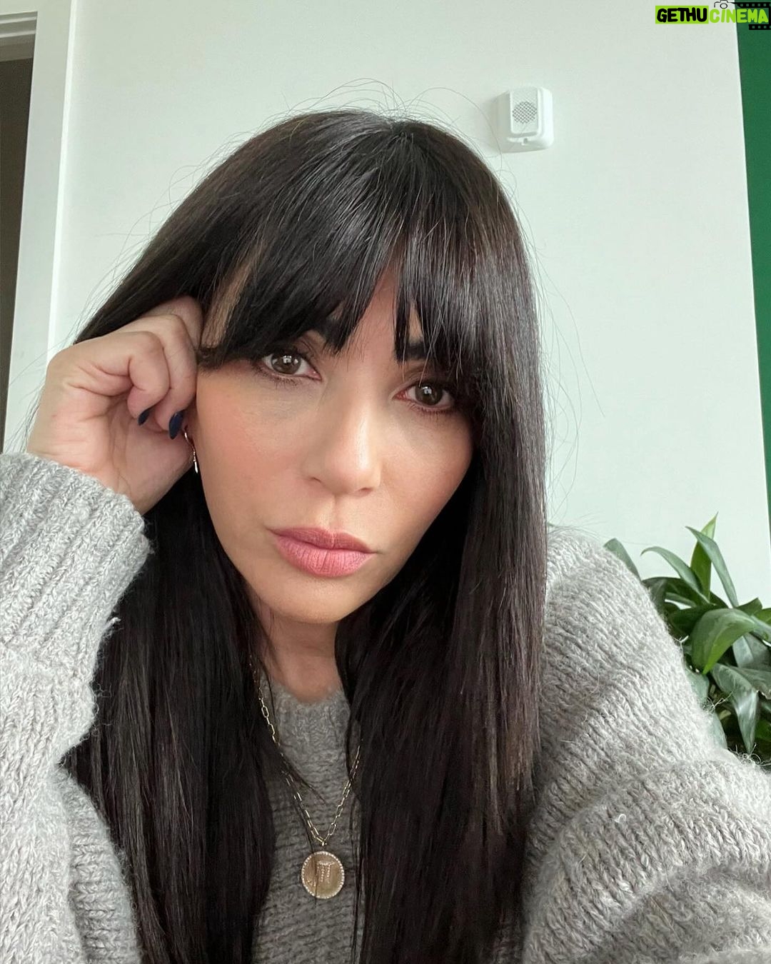 Marisol Nichols Instagram - When you stay home because your new puppy cries when you leave 🐶 Happy Monday everyone 🤍