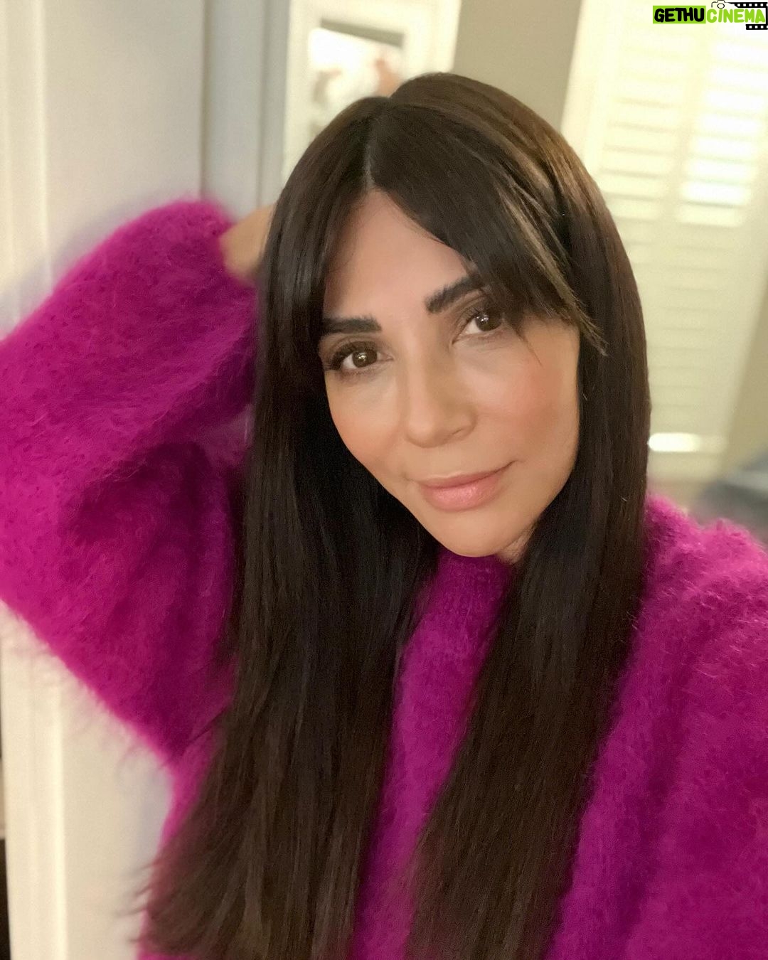 Marisol Nichols Instagram - Nothing says 'fall' like a comfy sweater 🩷