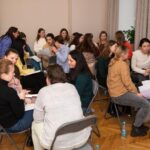 Mariya Efrosinina Instagram - Ми це не планували зараз, але так вийшло) «Фонд Маша» розпочав перший проєкт нового напрямку- «Успішна». «Успішна» - це профорієнтаційні лекції для жінок, які допоможуть їм знайти роботу мрії або відкрити власну справу. Чому не планували? Тому що усвідомлювали, скільком українкам наразі потрібні наші програми по психологічній допомозі. Але виявилося, що критичний відсоток жінок, які звертаються до нашого Центру «Незламна» по психологічну підтримку, так само зазначають, що сумніваються у власних силах і мають недостатньо рішучості, аби змінювати своє життя, зокрема в професійному плані. «Наша задача – підтримати жінок і допомогти змінити їхнє життя на краще. А також дати їм сили рухатися обраним напрямом, – це слова голови @masha.foundation Тетяни Мураткіної – Адже найбільш часта проблема – це невпевненість у власних силах і занижена самооцінка. Учасниці матимуть змогу поділитися власними переживаннями одна з одною, отримати підтримку та зрозуміти, що вони не самі». Перший блок воркшопів присвячений психологічній підготовці до змін, плануванню кар'єри, написанню резюме, мотиваційного листа та проходженню співбесід. Він складається з п'яти лекцій. Досвідчені карʼєрні експерти, консультанти з працевлаштування, коучі та психологи проводять лекції для жінок і допомагають їм прокладати свій професійний шлях. Лекції триватимуть з листопада 2023-го по березень 2024-го в офлайн та онлайн форматах. Перший блок проходитиме офлайн у нашому Центрі «Незламна» до 2 грудня. Можна приходити до Центру разом із дітьми - за дитиною приглянуть в ігровій кімнаті. ❗️Реєстрація обов’язкова❗️ Всі контакти за посиланнями в шапці профілю @masha.foundation Проєкт «Успішна» впроваджується за підтримки міжнародної неурядової організації United for Ukraine @united.for.ukraine Київ